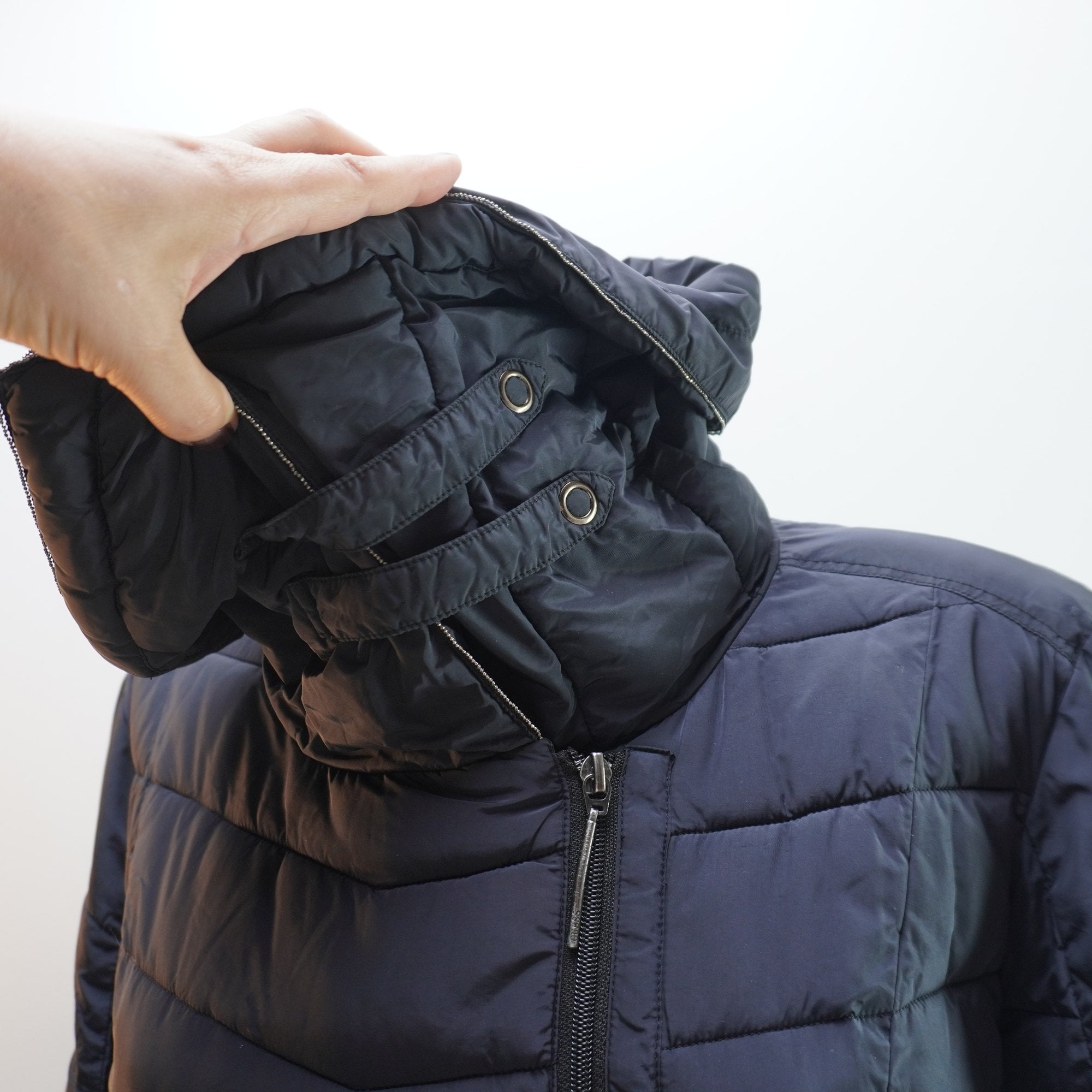 Parka Guess para Mujer Usada - Negra, L