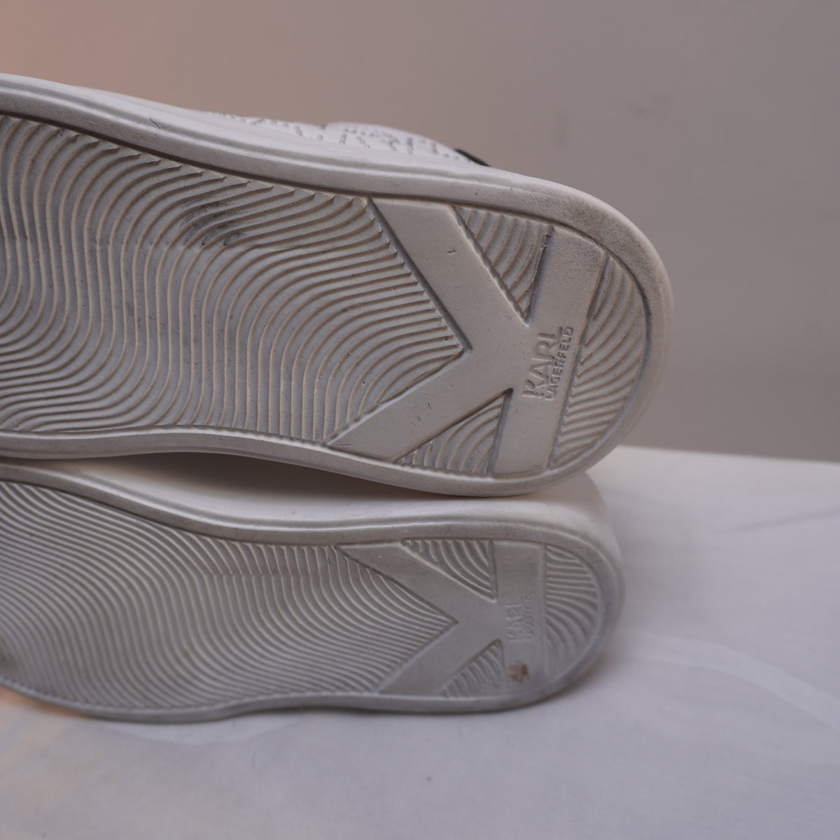 Zapatillas Karl Lagerfeld para Mujer Usadas - Blancas, Talla 36