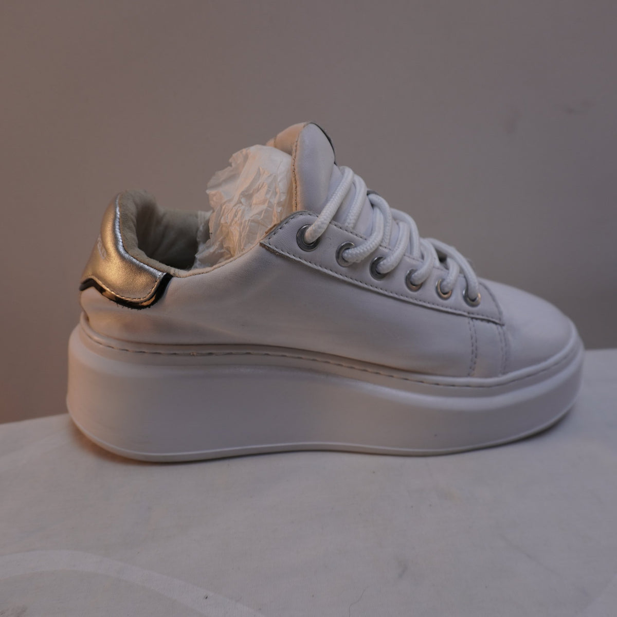 Zapatillas Karl Lagerfeld para Mujer Usadas - Blancas, Talla 36