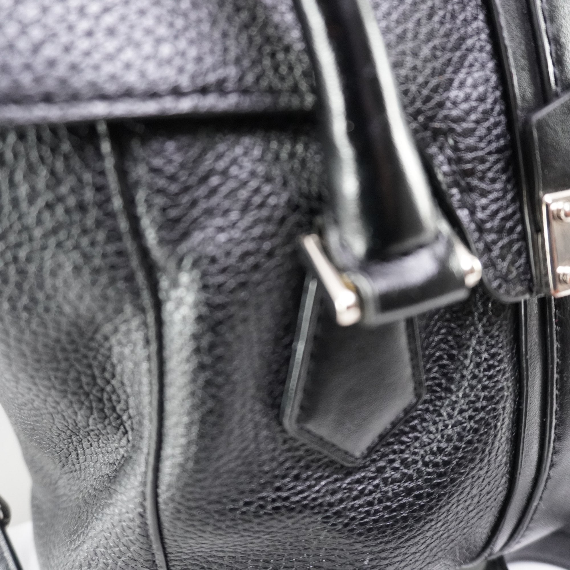 Bolso Baguette Guess para Mujeres Usado - Muy Buen Estado