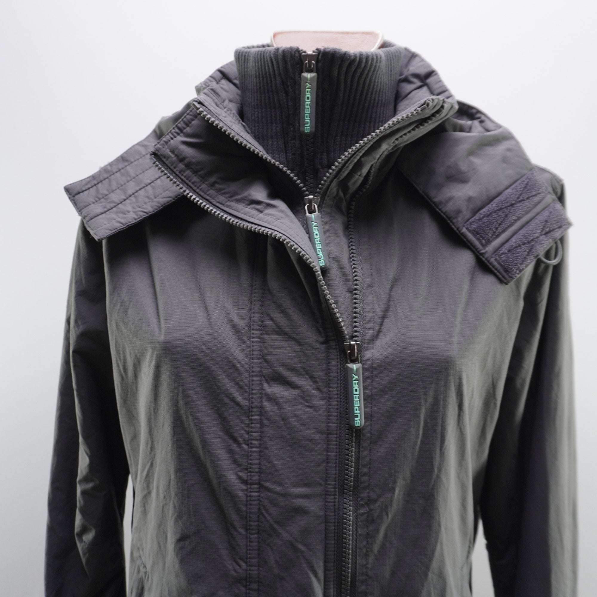 Chaqueta Deportiva Superdry para Hombre Usada - Gris, XL