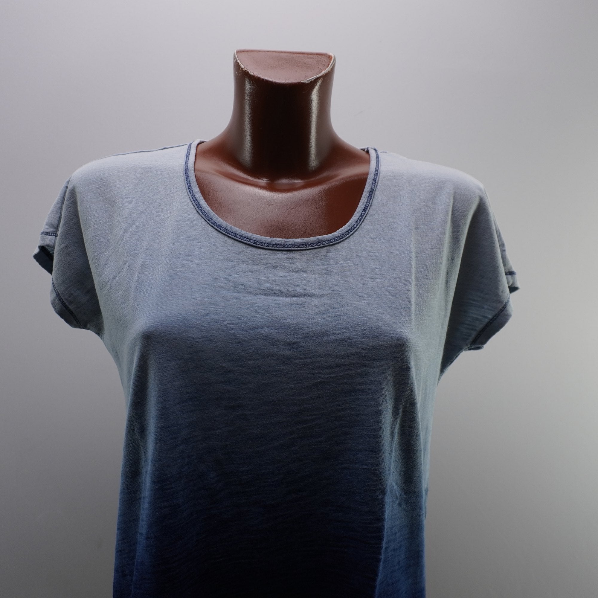 Camiseta de Manga Corta Azul para Mujer Usada - Grande (L)
