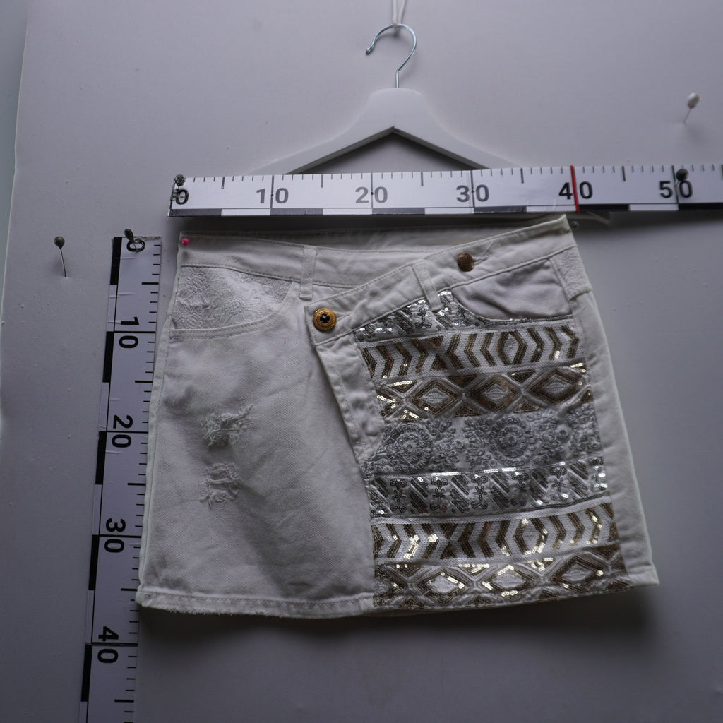 Falda Desigual para Mujer Usada - Blanca, M