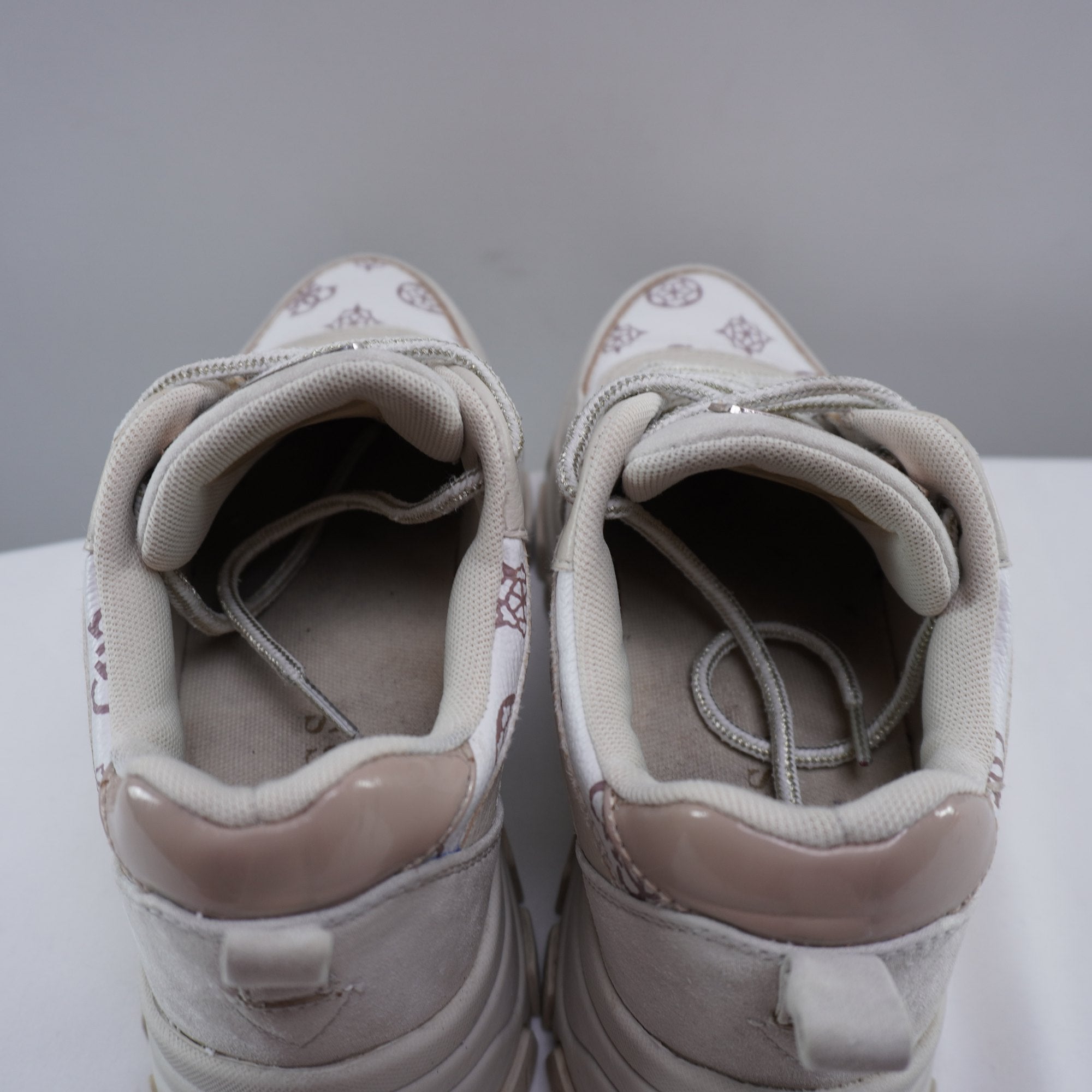Zapatillas Guess para Mujer Usadas - Blancas, Talla 38