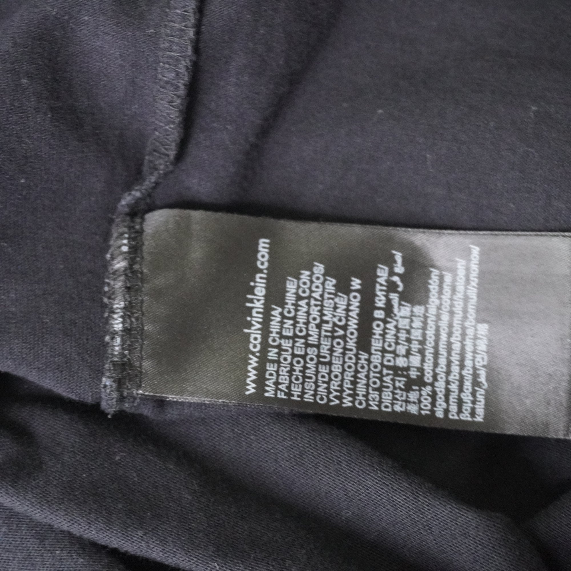 Camiseta de Manga Corta Calvin Klein para Mujer Usada - Negro, L