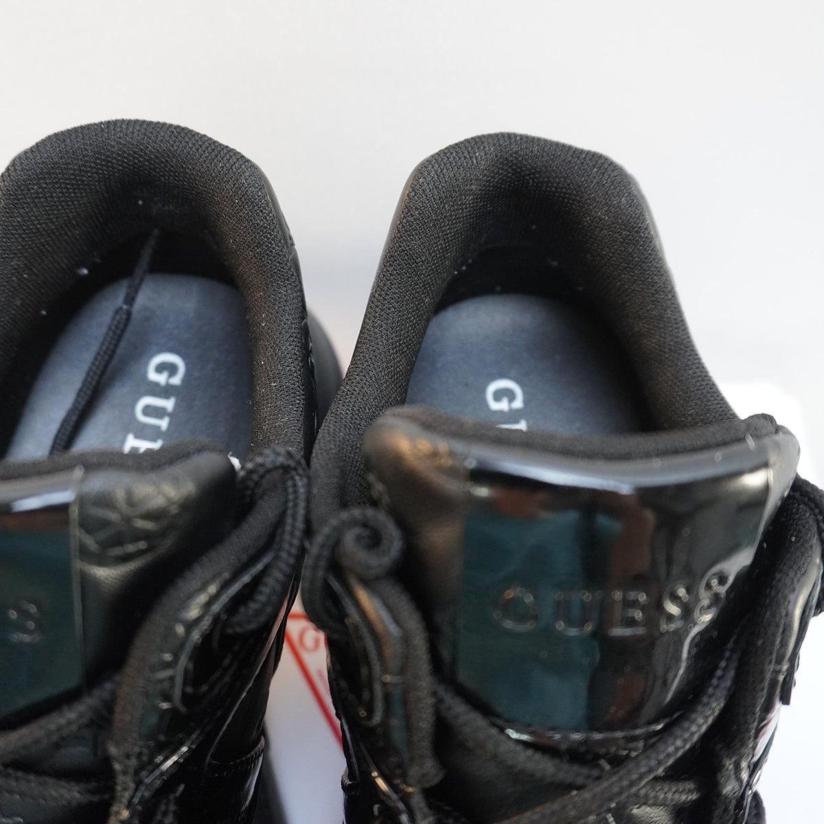 Zapatillas Guess para Mujer Usadas - Negros, Talla 38