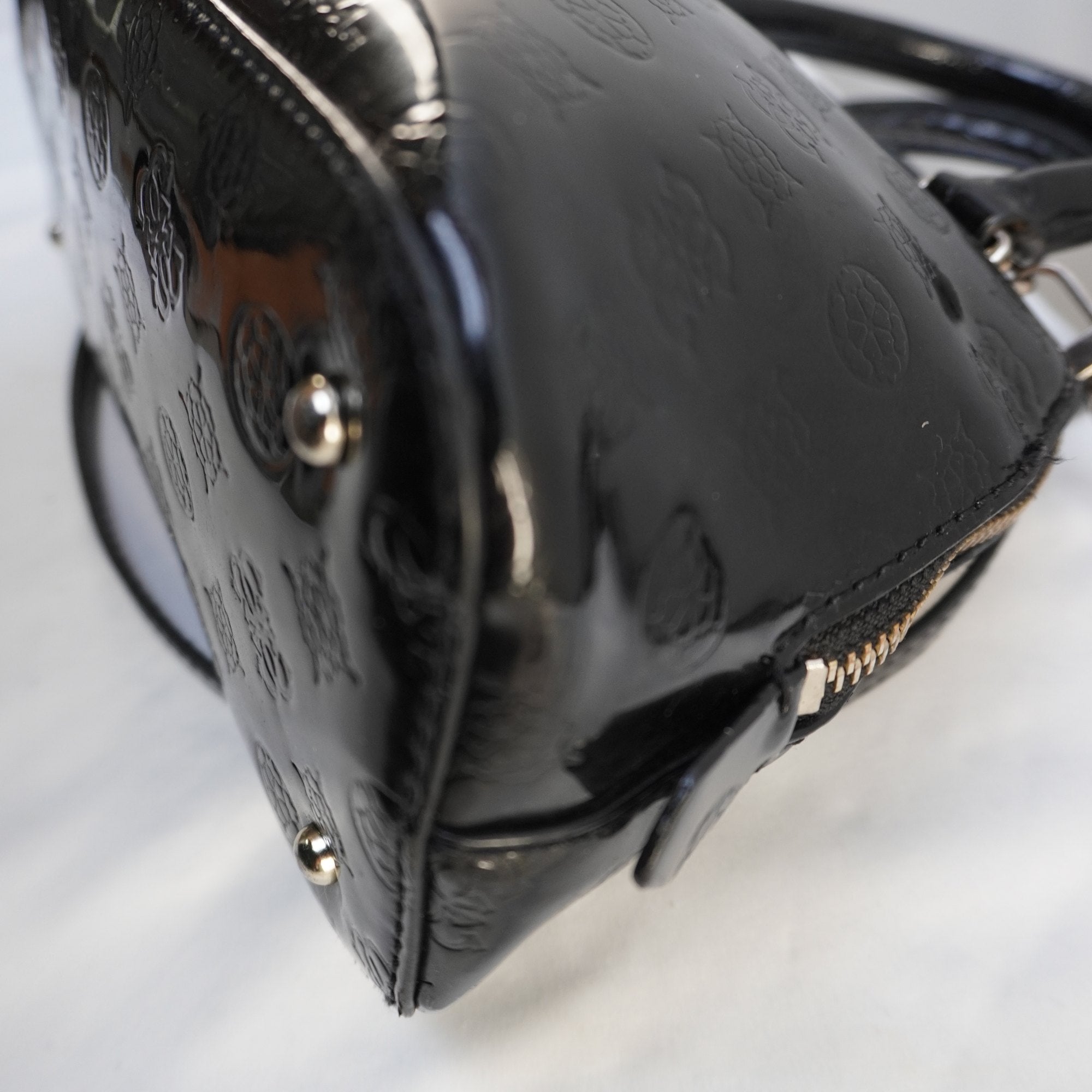 Bolso Baguette Guess para Mujer Usado - Negro en Muy Buen Estado