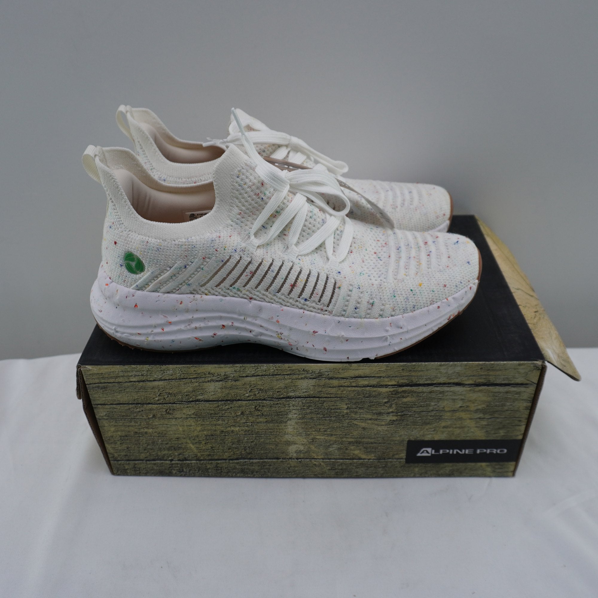 Zapatillas Alpine para Mujeres Usadas - Blancas, Talla 40