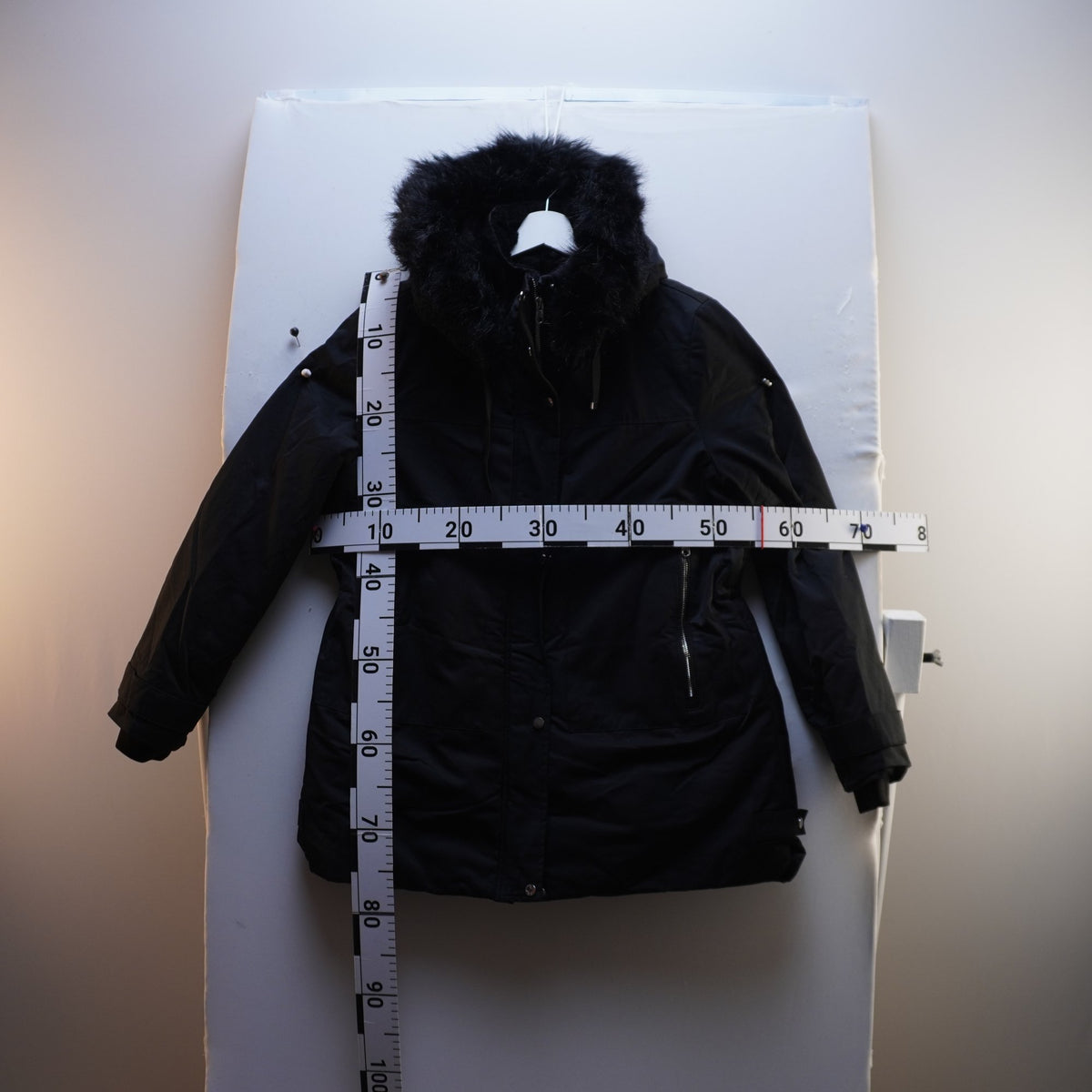 Parka Zara para Mujer Usada - Negra, Grande (L)