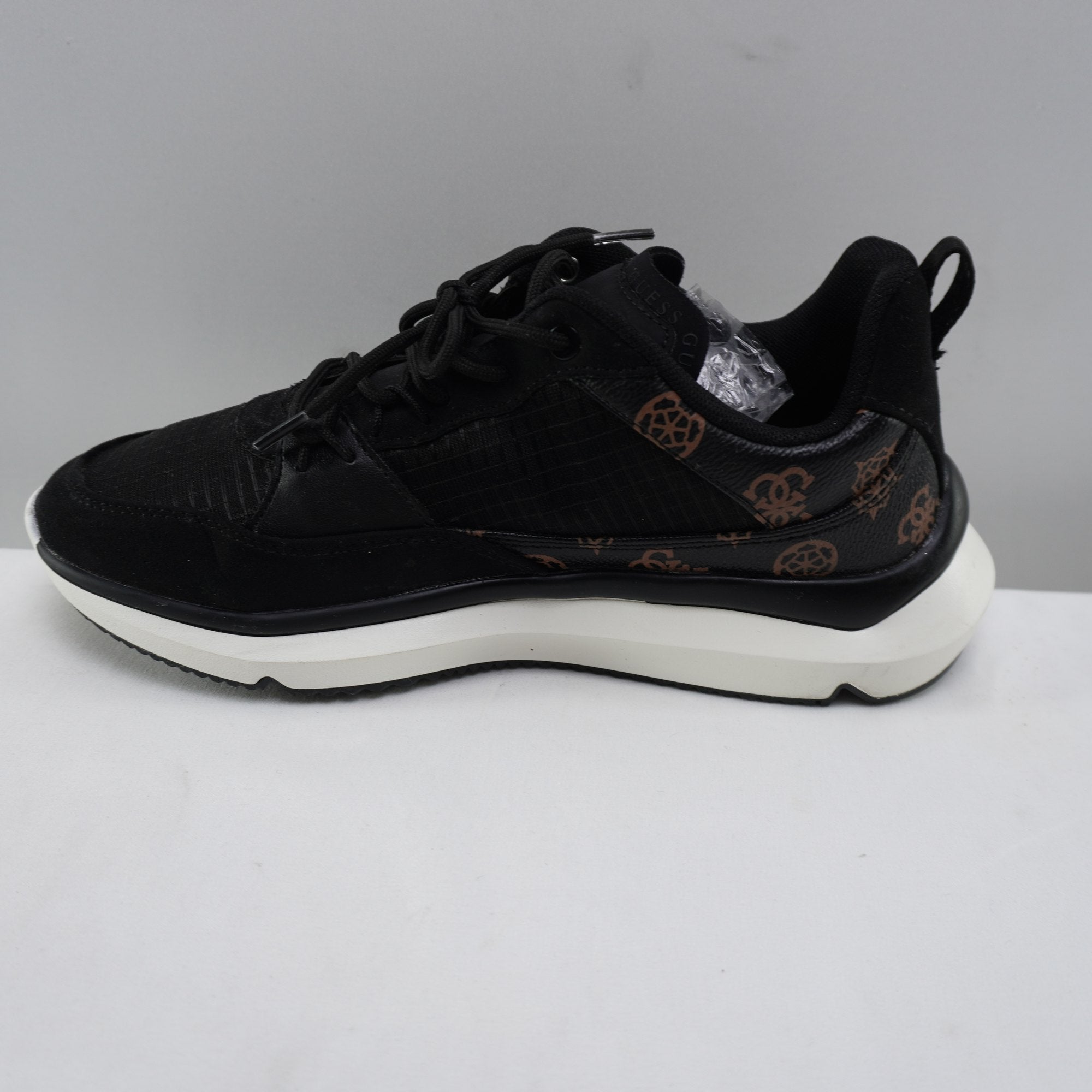 Zapatillas Guess para Mujer Usadas - Negro, Talla 39