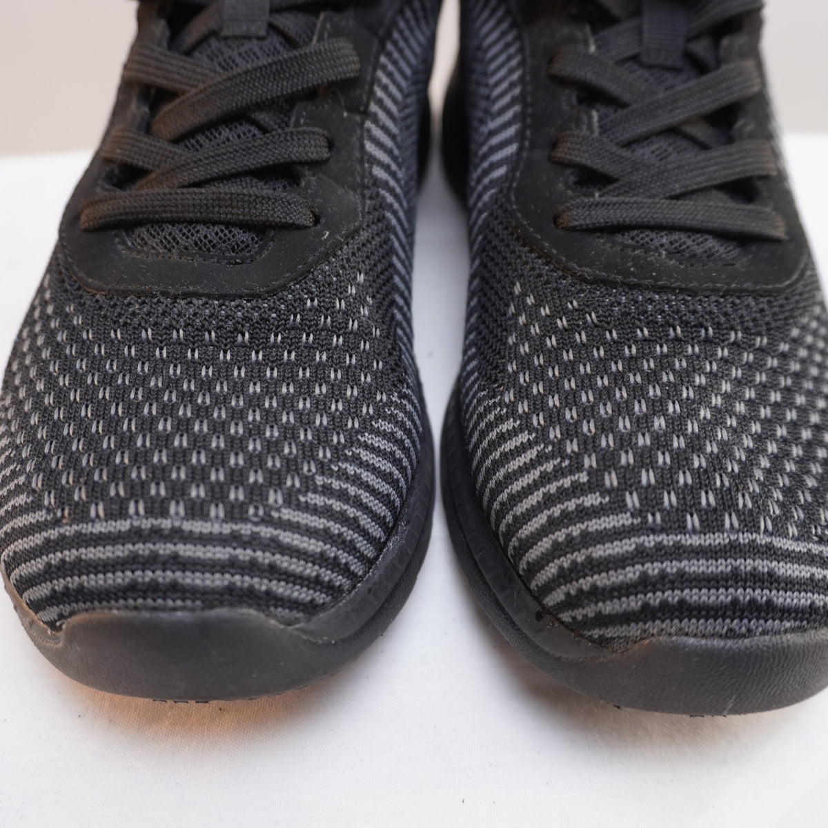 Zapatillas Skechers para Mujer Usadas - Negro, Talla 40