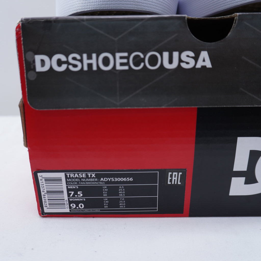Zapatillas DC Shoes para Mujeres Usadas - Beige, Talla 40