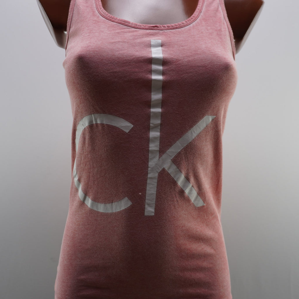 Camiseta de Manga Corta Calvin Klein para Mujer Usada - Rosa, XS