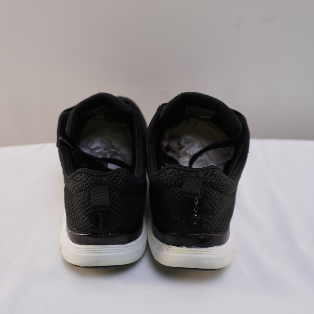 Zapatillas Skechers para Mujer Usadas - Negro, Talla 38