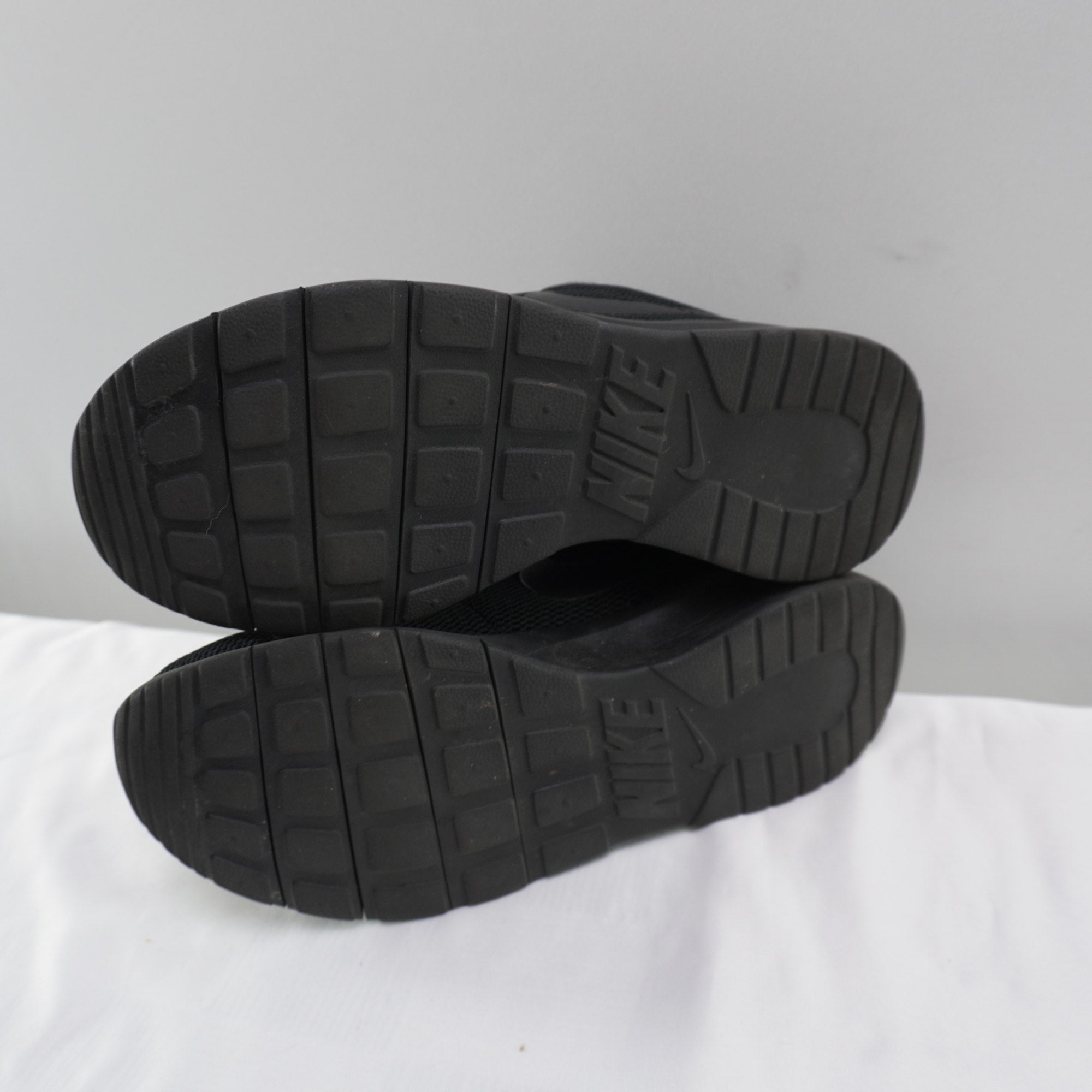 Zapatillas Nike para Mujer Usadas - Negro, Talla 38