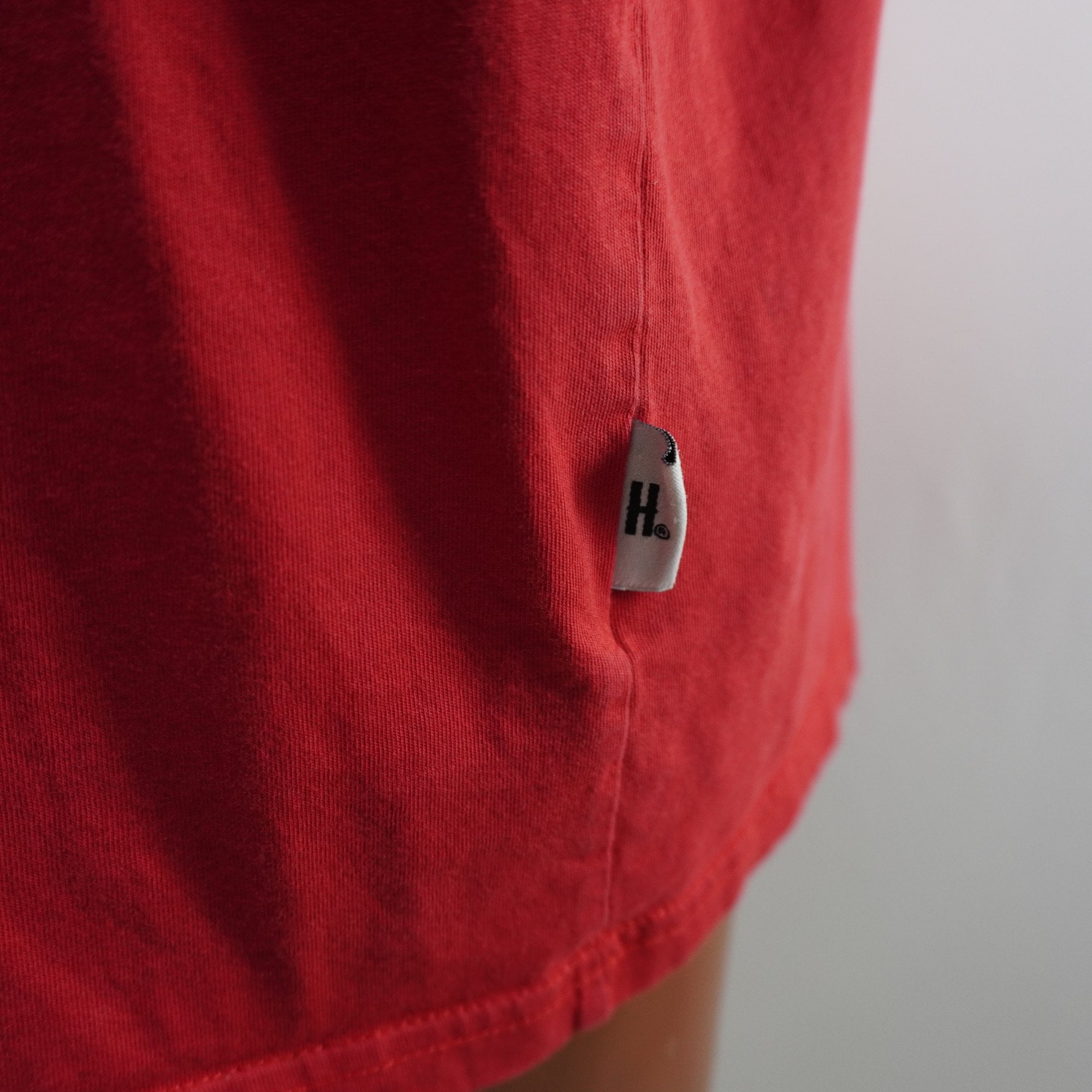 Camiseta de Manga Corta Hoodrich para Hombre - Roja, M - Usada en Muy Buen Estado