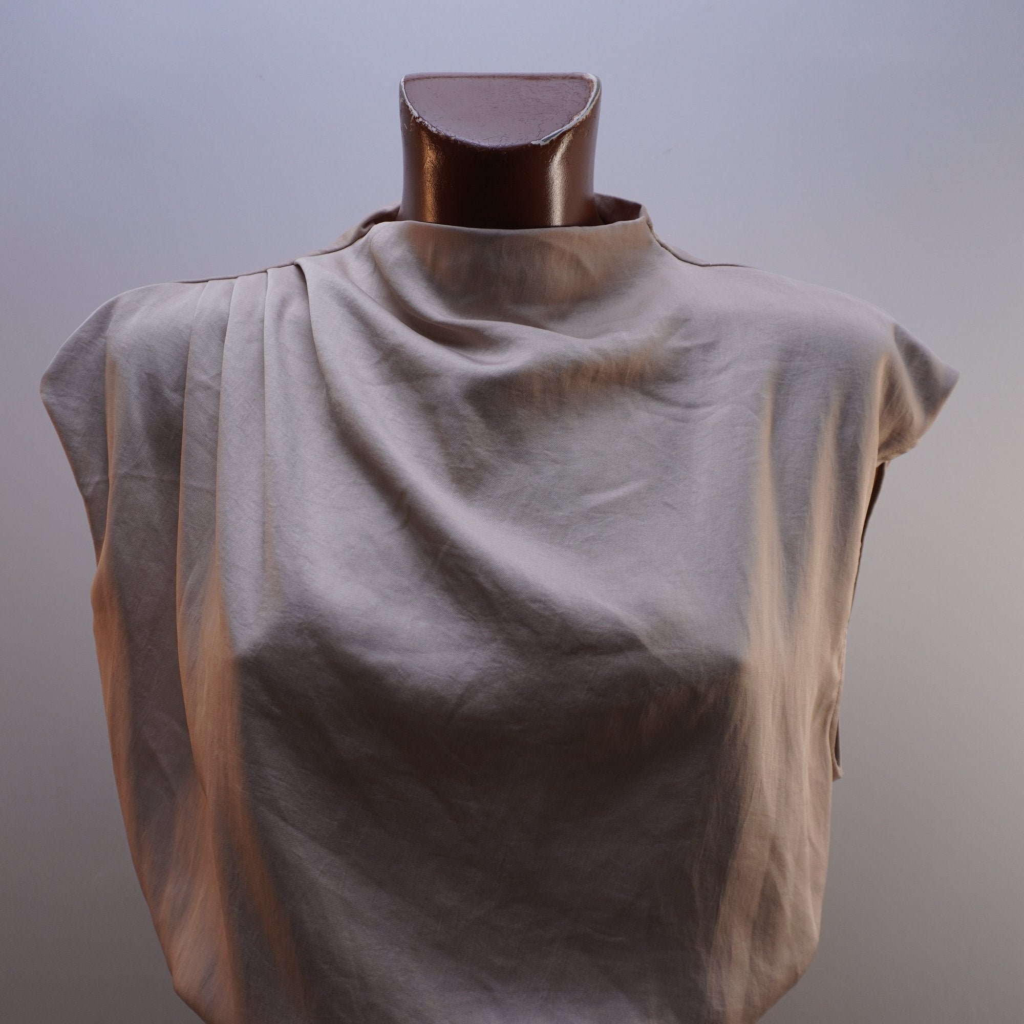 Mono Amisu para Mujer Usado - Beige, L