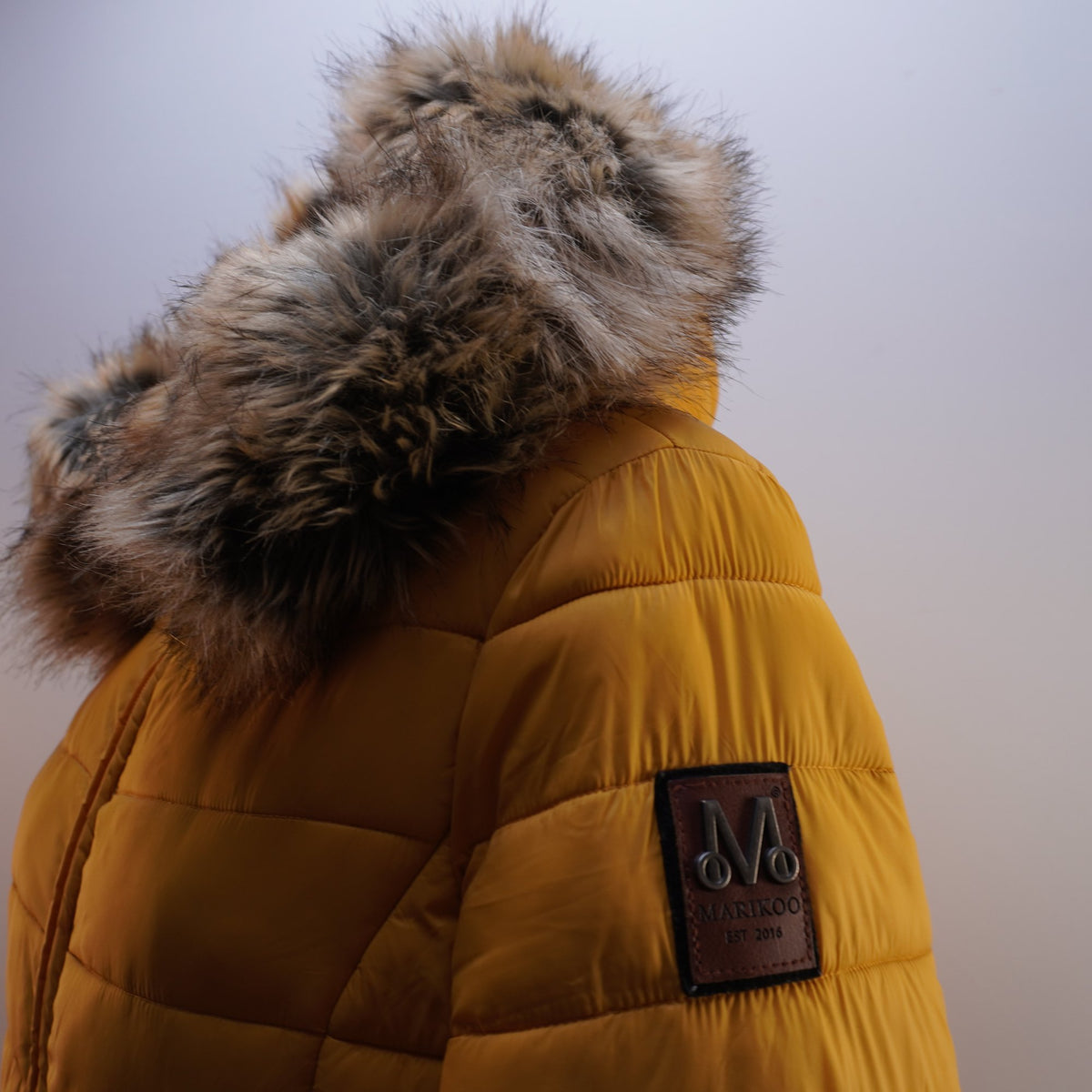 Parka Marikoo para Mujer Usada - Amarilla, L