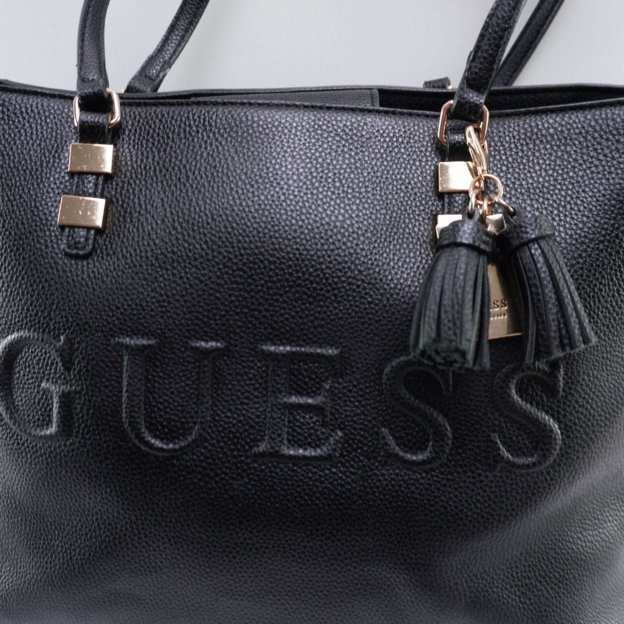 Bolso Baguette Guess para Mujer Usado - Negro, Muy Buen Estado