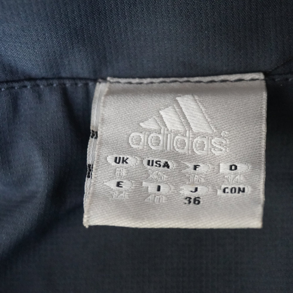Sudadera con Capucha Adidas para Mujer - Negra, S (Usada en Muy Buen Estado)