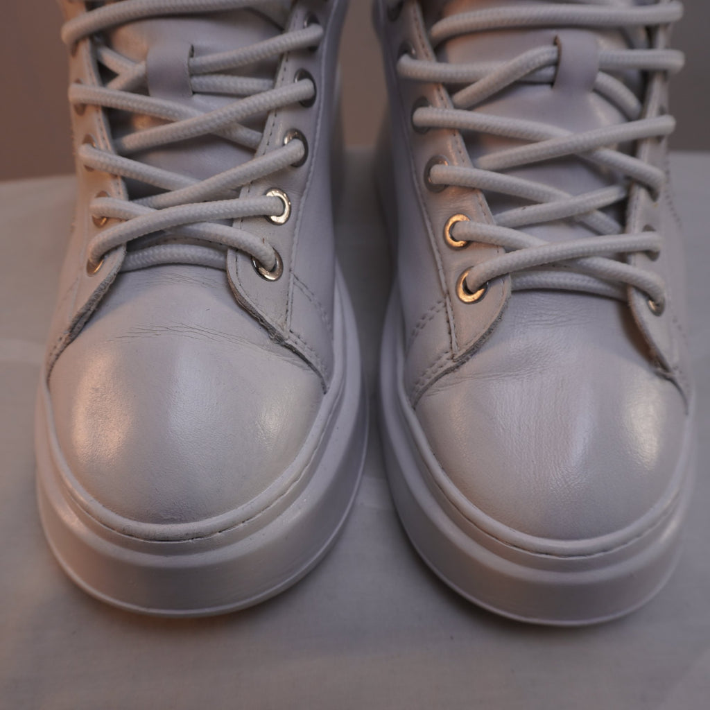 Zapatillas Karl Lagerfeld para Mujer Usadas - Blancas, Talla 36