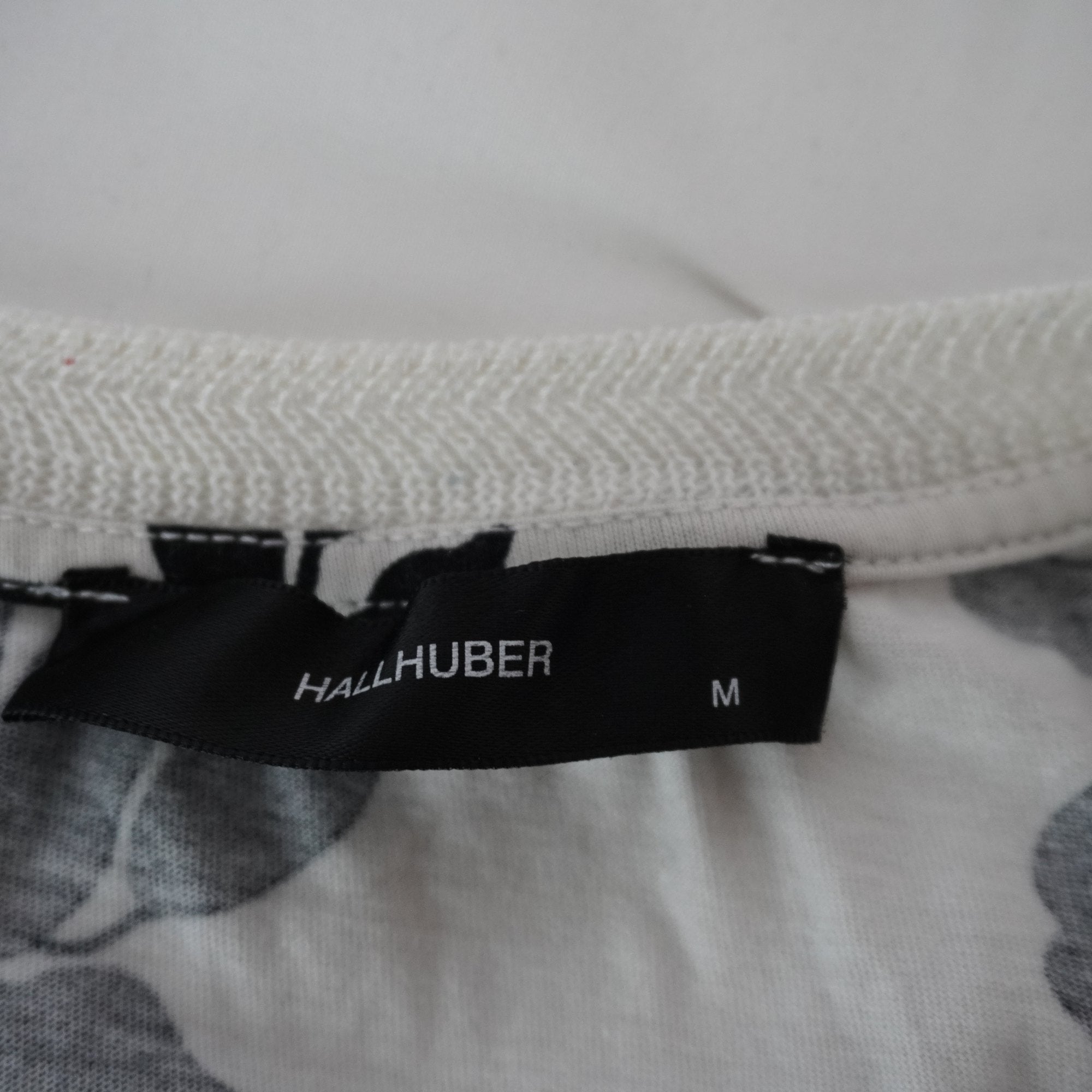 Camiseta de Manga Corta Hall Hubber para Mujer - Blanco, M (Usada en muy buen estado)