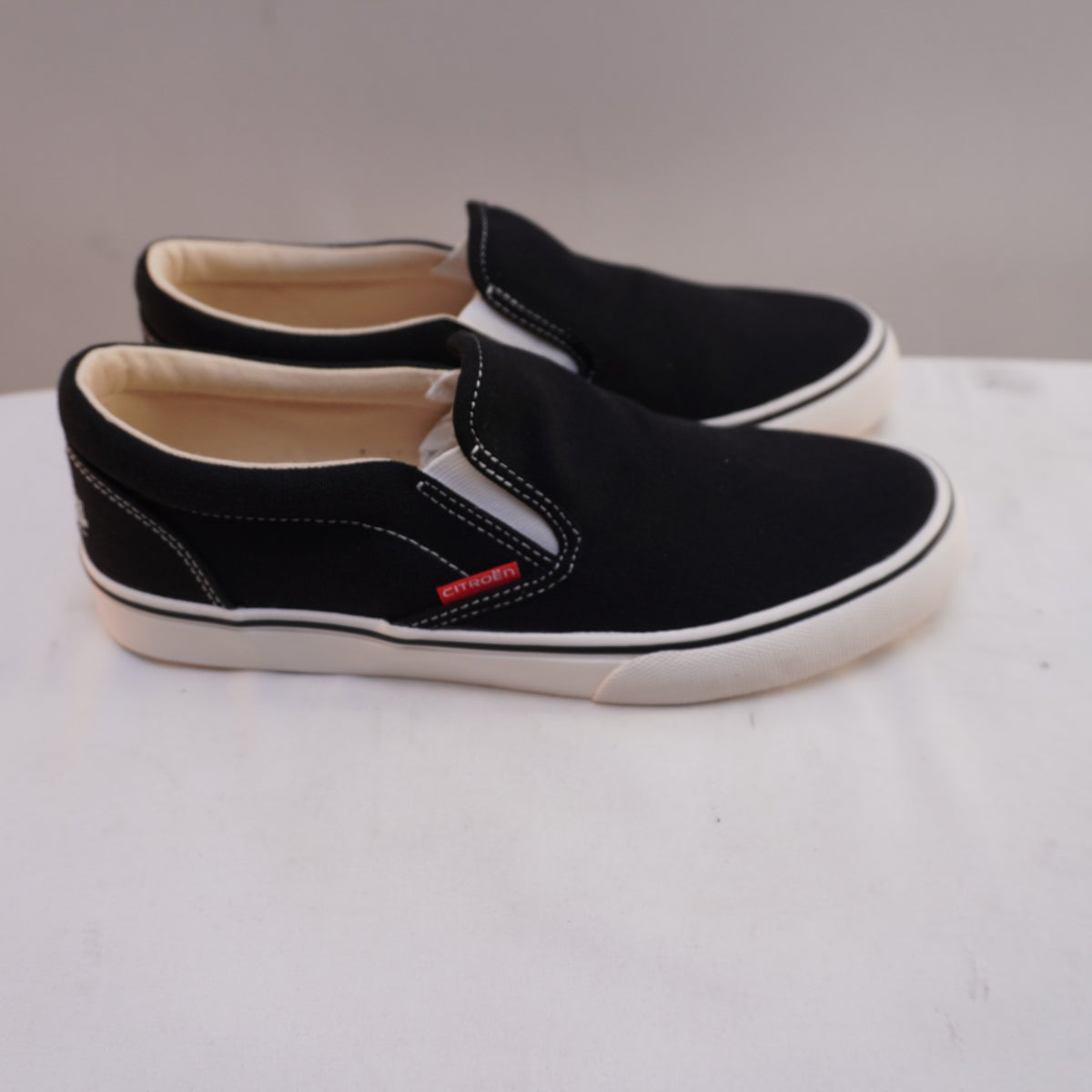 Zapatillas Citroën para Hombre Usadas - Negros, Talla 42