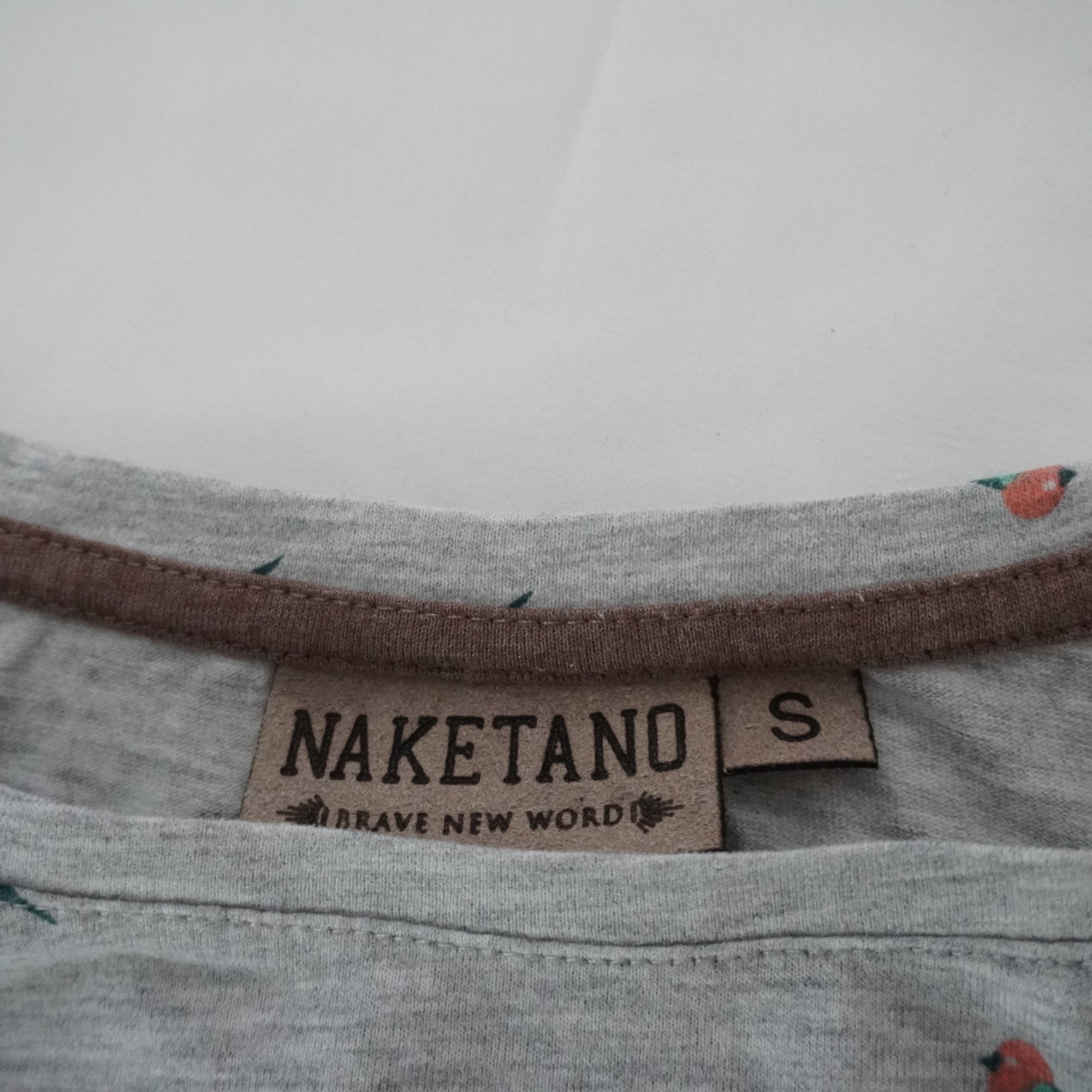 Camiseta Naketano para Mujer Usada - Gris, S