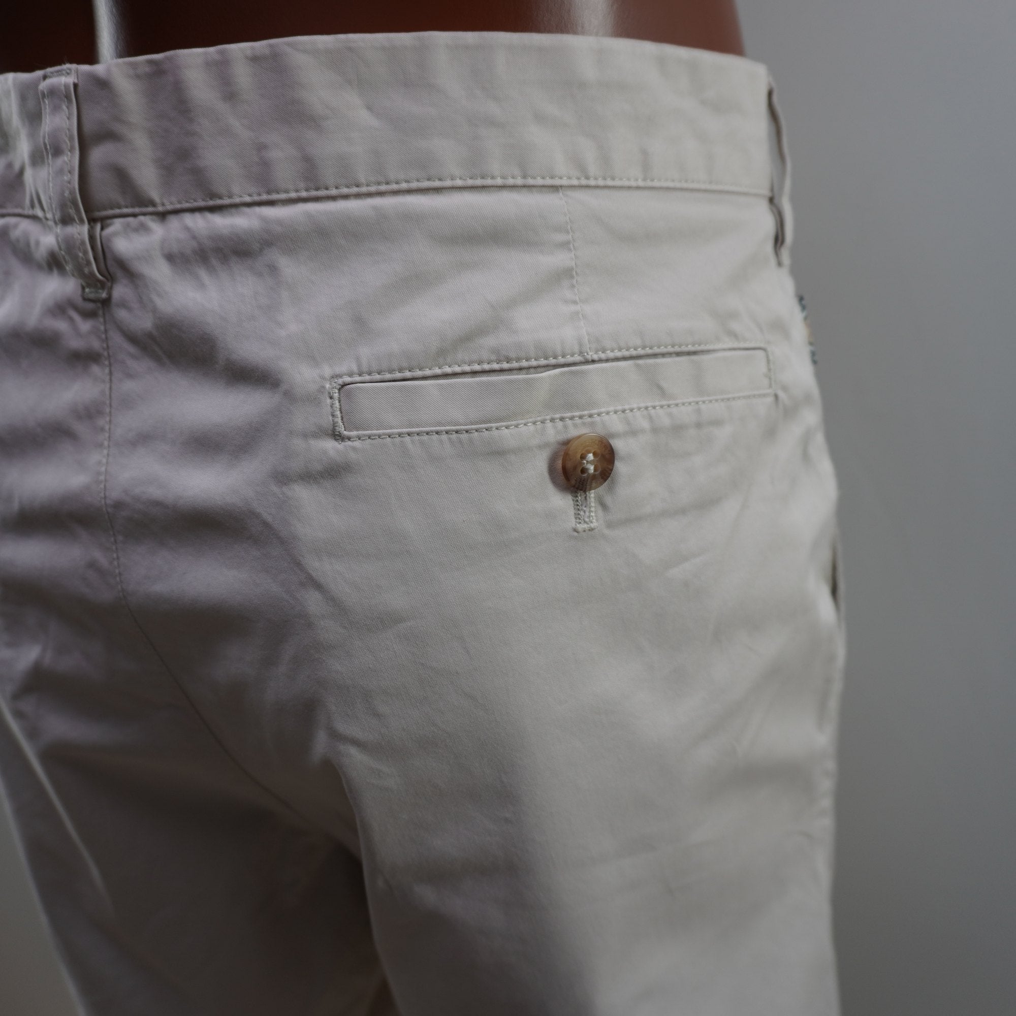 Pantalones Cortos Chinos Burberry para Hombre Usados - Beige, L