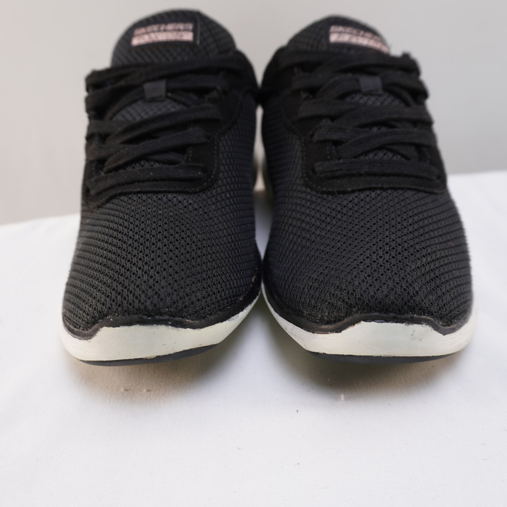 Zapatillas Skechers para Mujer Usadas - Negro, Talla 38
