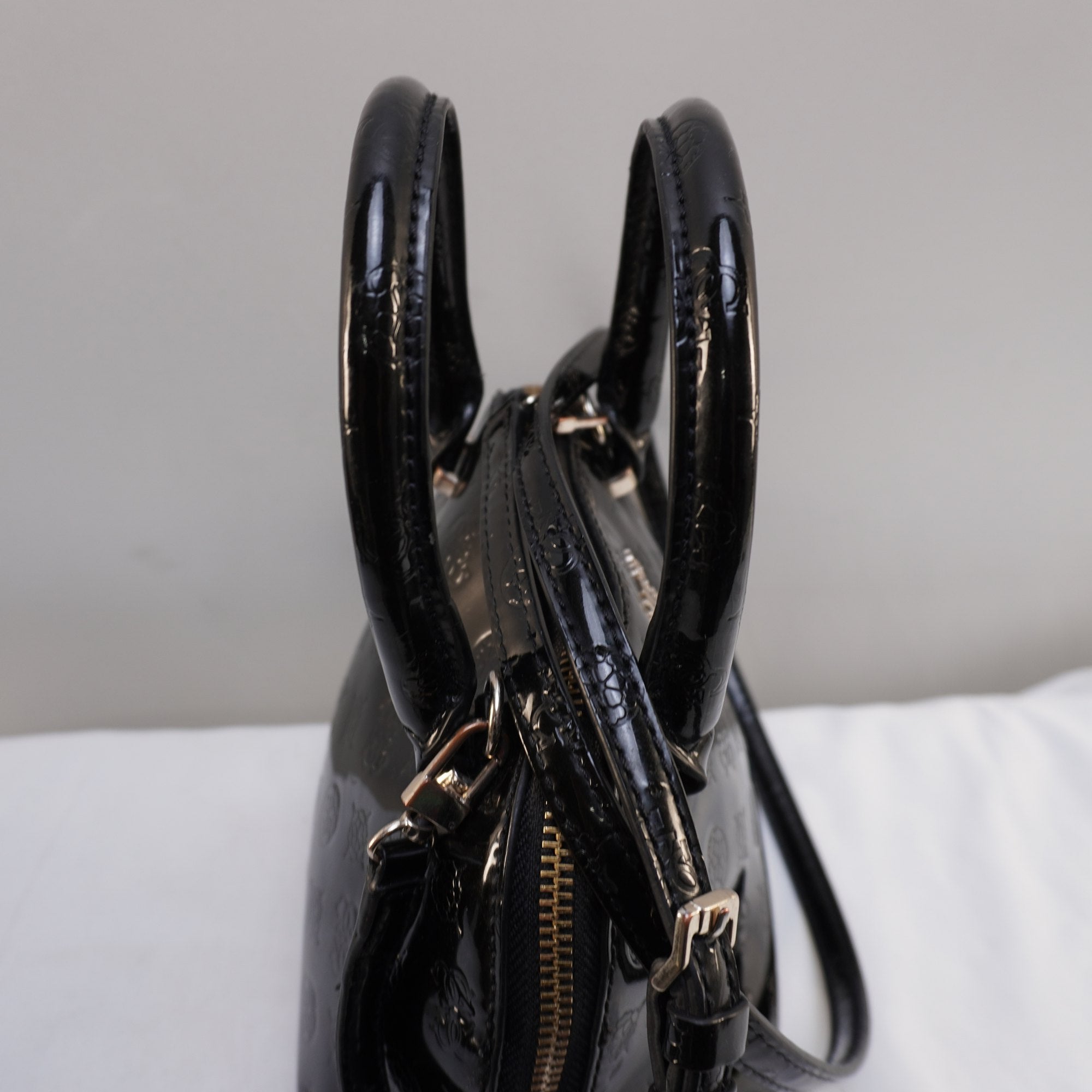 Bolso Baguette Guess para Mujer Usado - Negro en Muy Buen Estado