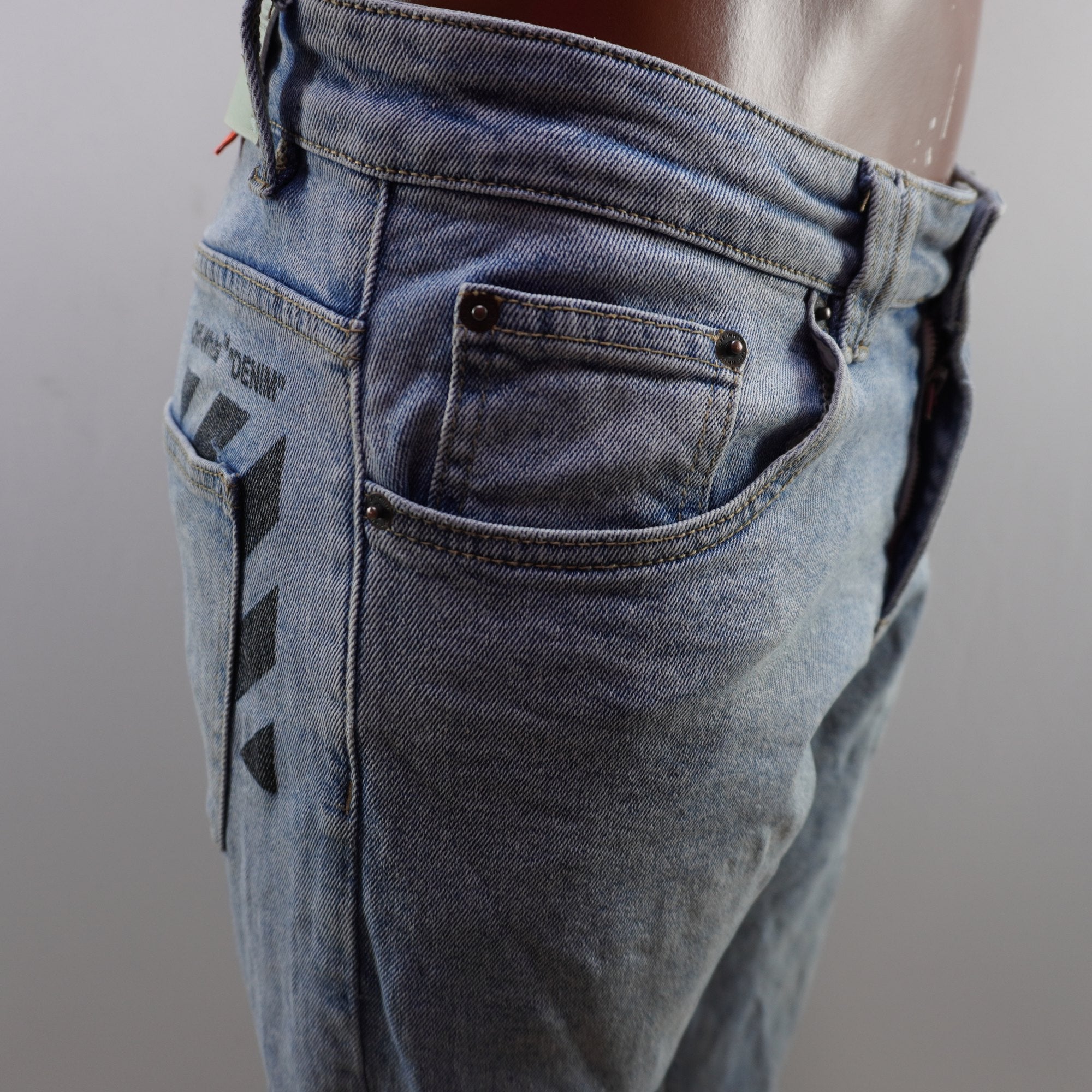 Vaqueros Off para Hombre Usados - Azul, M