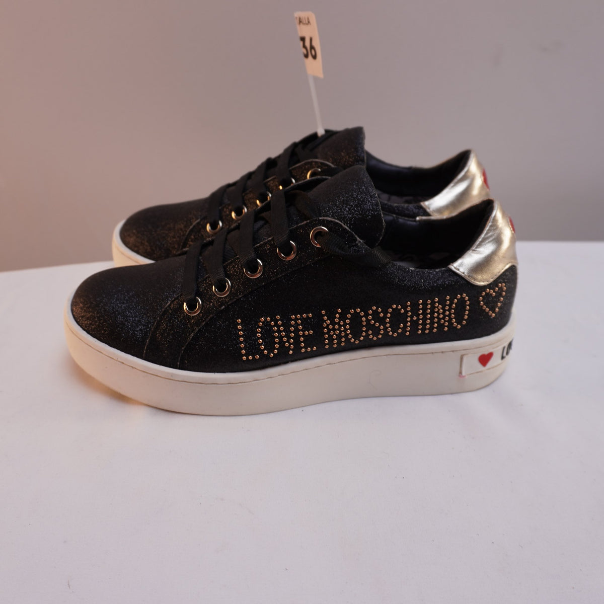 Zapatillas Moschino para Mujer Usadas - Negros, Talla 36