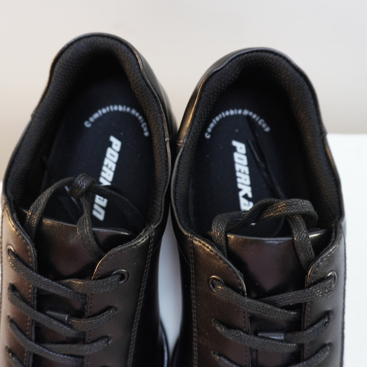 Zapatillas Poerkan para Hombre Usadas - Negras, Talla 41