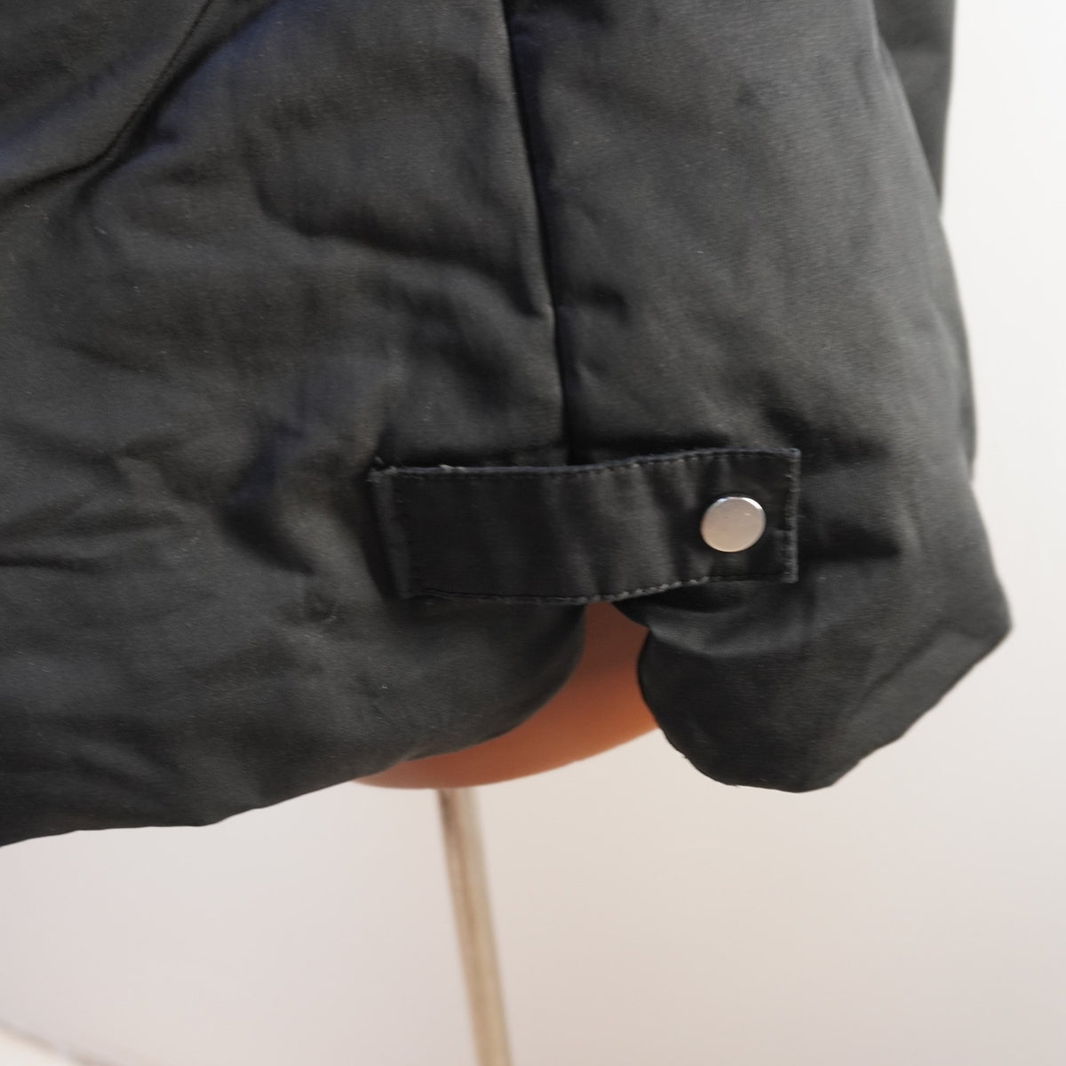 Parka Zara para Mujer Usada - Negra, Grande (L)