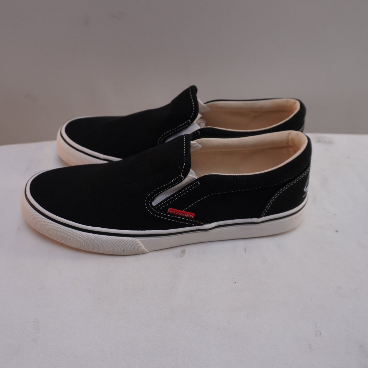 Zapatillas Citroën para Hombre Usadas - Negros, Talla 42