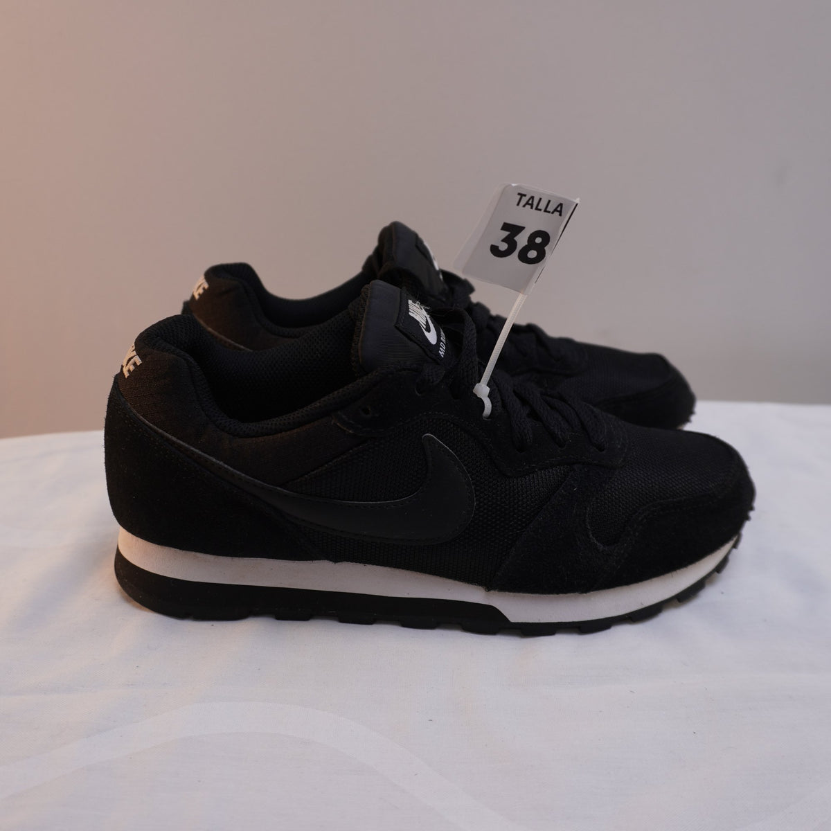 Zapatillas Nike para Mujer Usadas - Negro, Talla 38