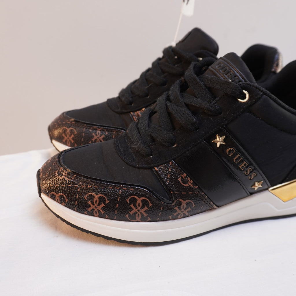 Zapatillas Guess para Mujer Usadas - Negros, Talla 39