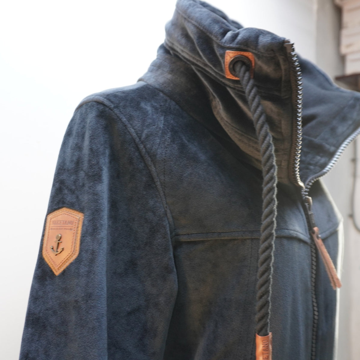 Parka Naketano para Mujer Usada - Negra, M