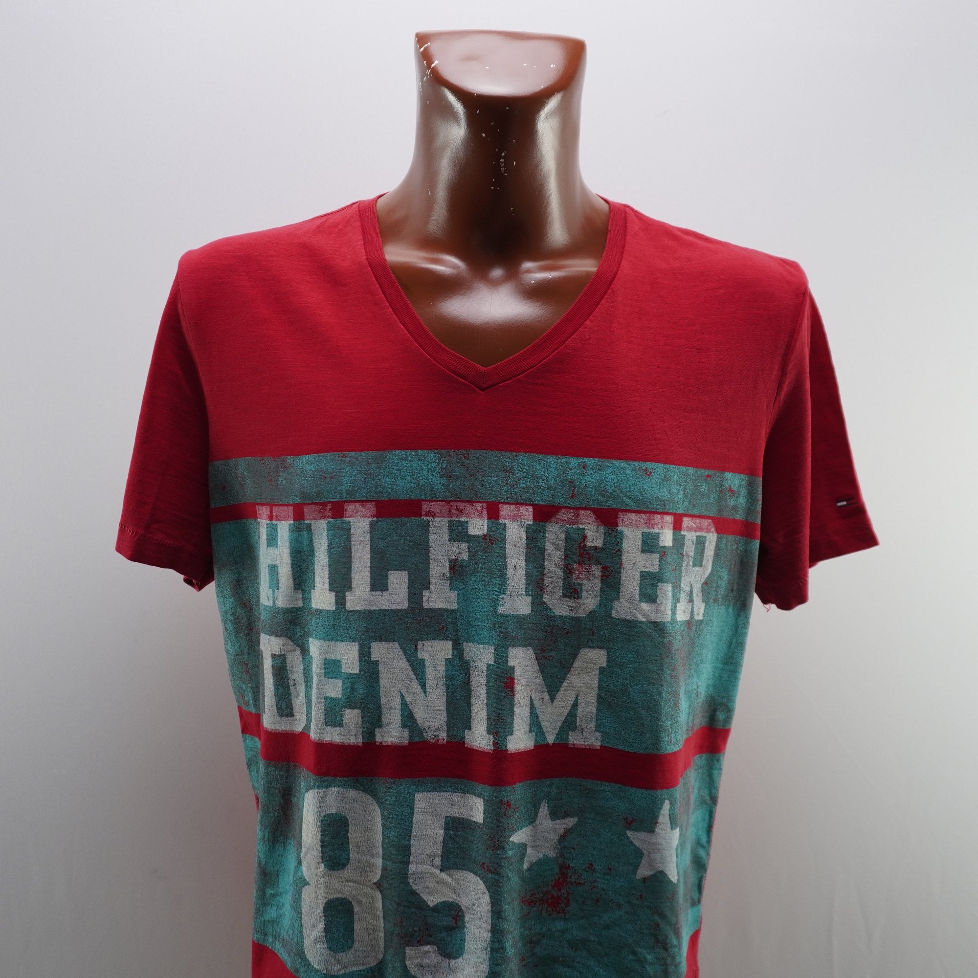 Camiseta de Manga Corta Tommy Hilfiger para Hombre - Roja, XL (Usada en Muy Buen Estado)