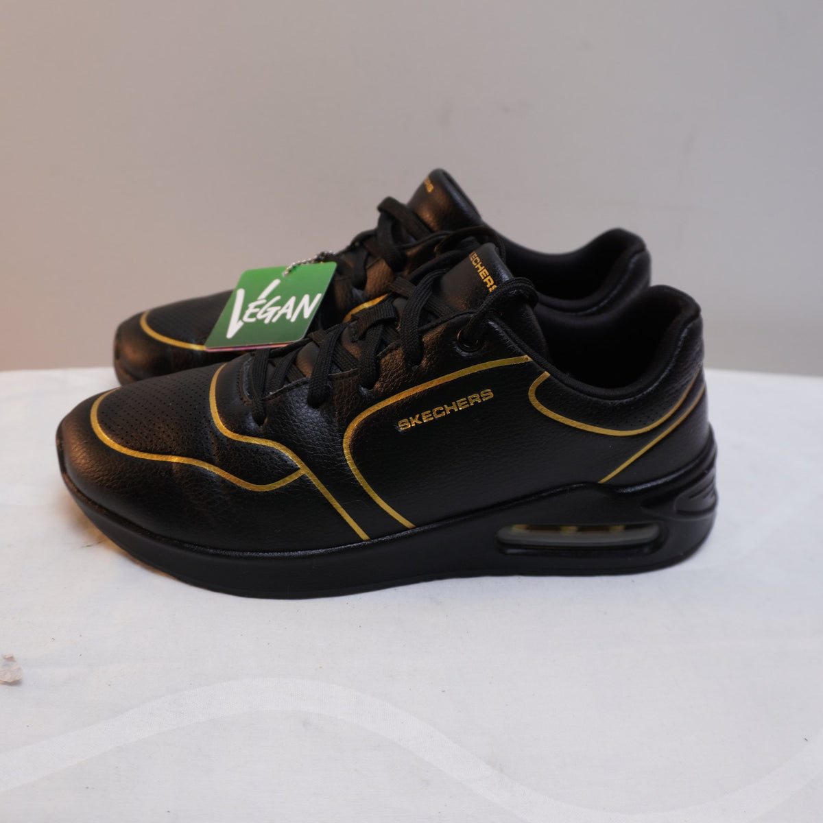 Zapatillas Skechers para Mujer Usadas - Negro, Talla 38