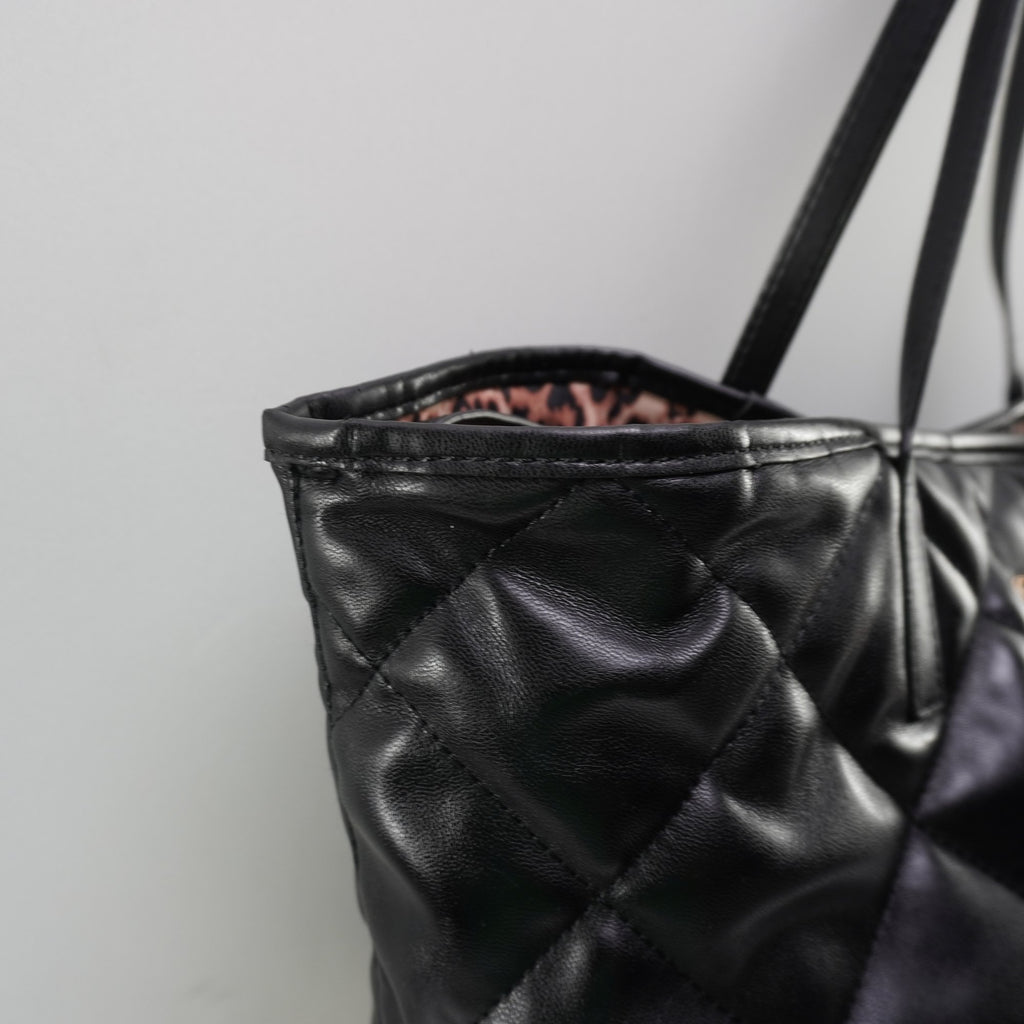 Bolso Baguette Guess para Mujer en Negro - Usado en Muy Buen Estado