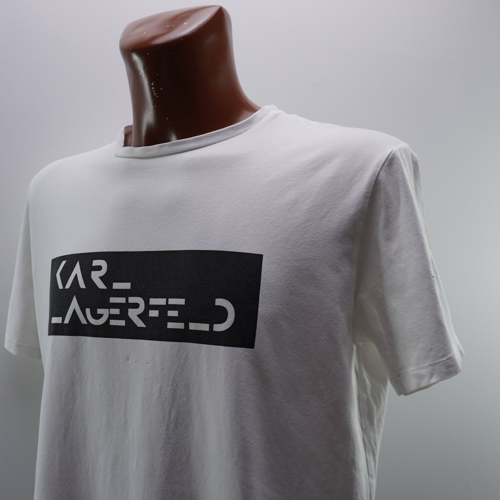Camiseta de Manga Corta Karl Lagerfeld para Hombre - Blanco, XXL, Usada en Muy Buen Estado