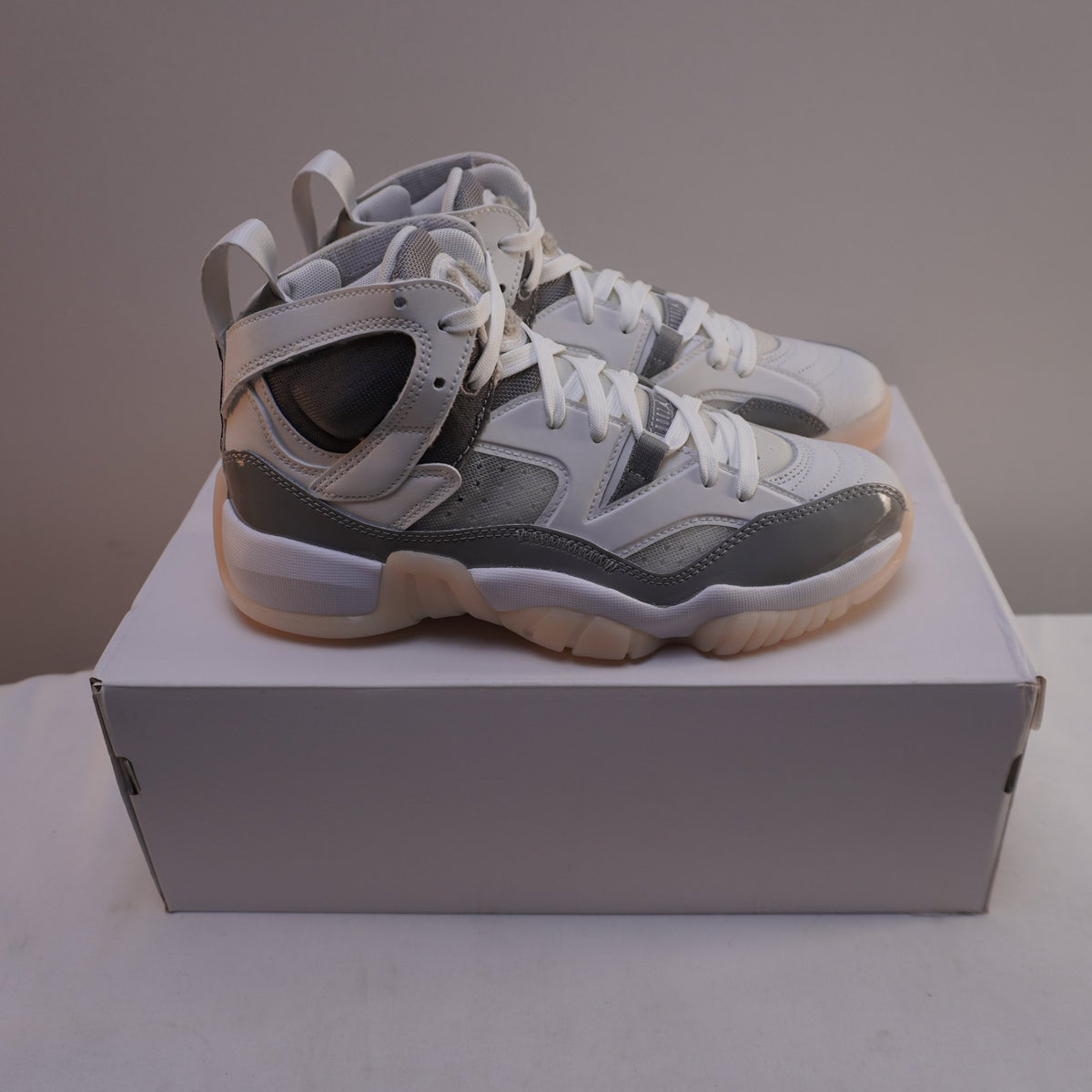Zapatillas Jordan para Hombre Usadas - Blancas, Talla 38