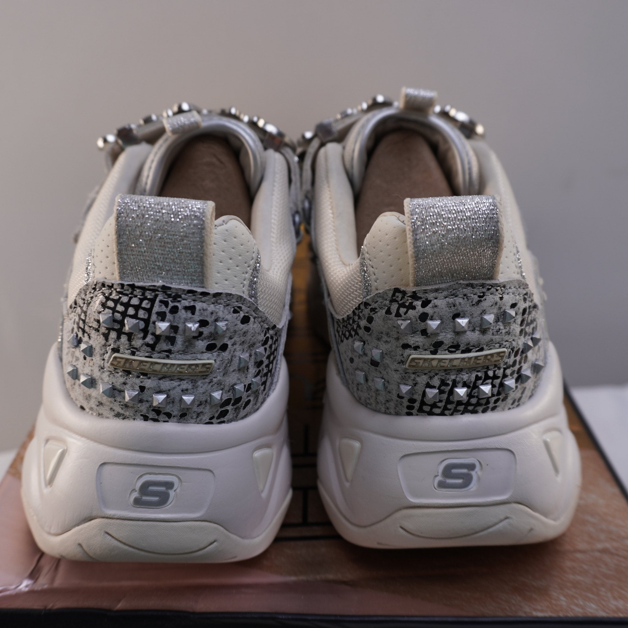 Zapatillas Skechers para Mujer Usadas - Gris, Talla 37