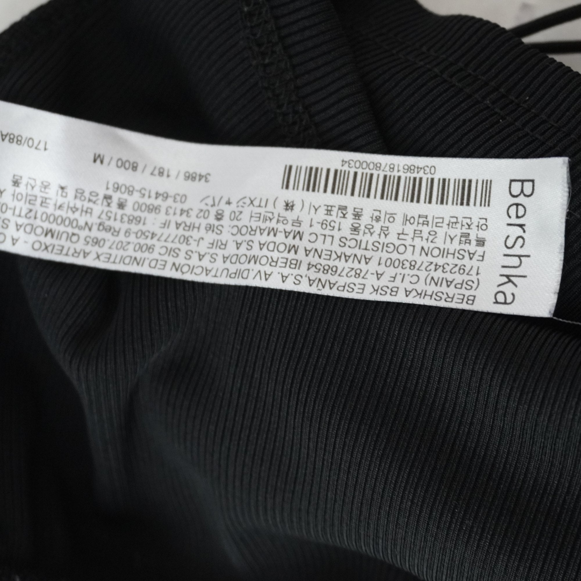 Camiseta sin Mangas Bershka para Mujer - Negra, M - Usada en Muy Buen Estado