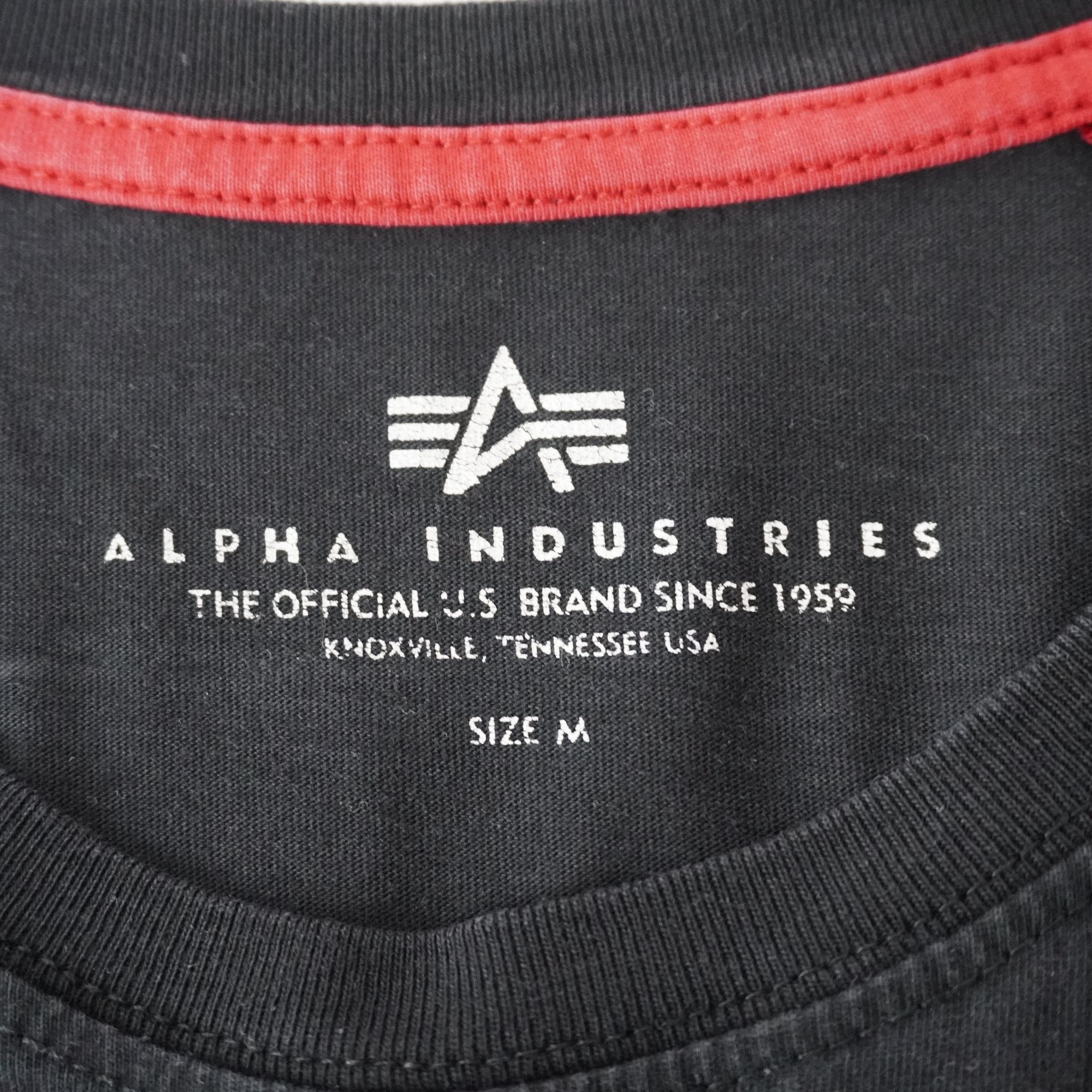Camiseta de Manga Corta Alpha Industries para Hombre - Negra, M, Usada en Muy Buen Estado