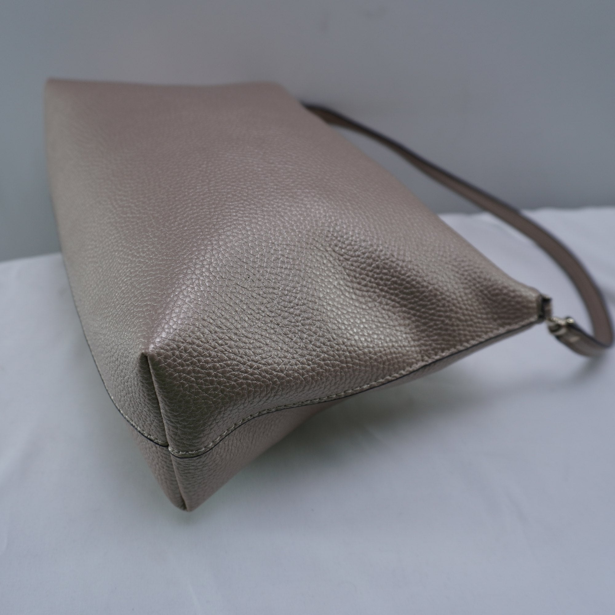 Bolso Baguette Guesstures para Mujer Usado - Rosa, Muy Buen Estado