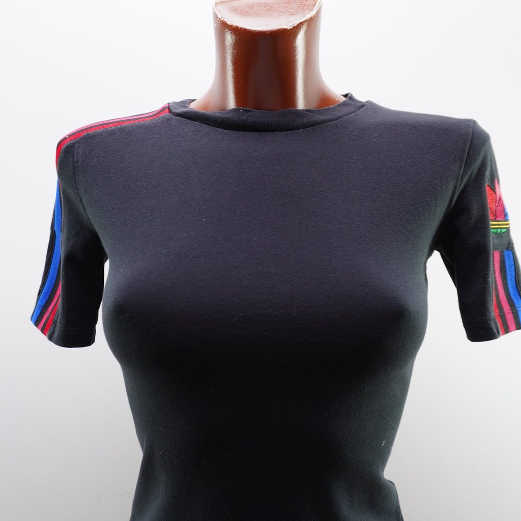 Camiseta de Manga Corta Adidas para Mujer - Negro, Talla 36, Usada en Muy Buen Estado