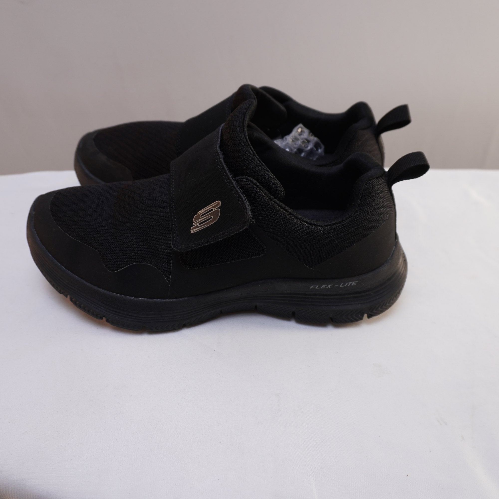 Zapatillas Skechers para Mujer Usadas - Negro, 40
